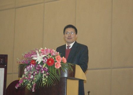 图为门业公司总经理赵崇联致辞