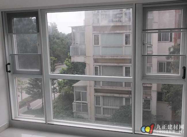 双层玻璃窗