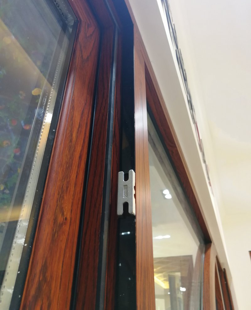 断桥铝门窗