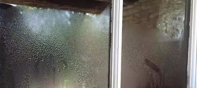 铝合金门窗结露