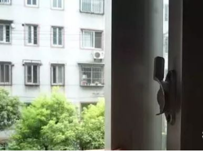 塑钢窗
