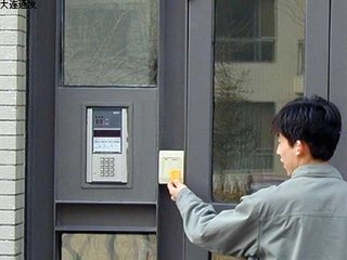 门业图片-玻璃门天津大港区维修安装门禁RD2018图片
