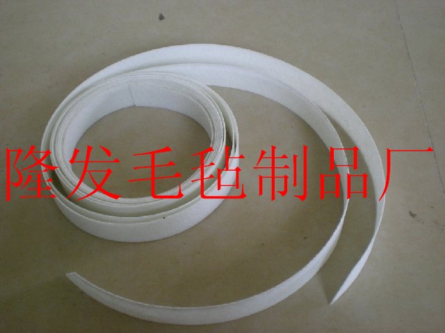 门业图片-毛毡垫/片/圈/条背胶羊毛毡条，羊毛毡密封条，胶毡毛毡条齐全图片