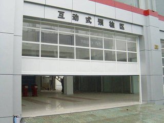门业图片-门窗安装北京汽车4s店安装进口车库门ckm图片