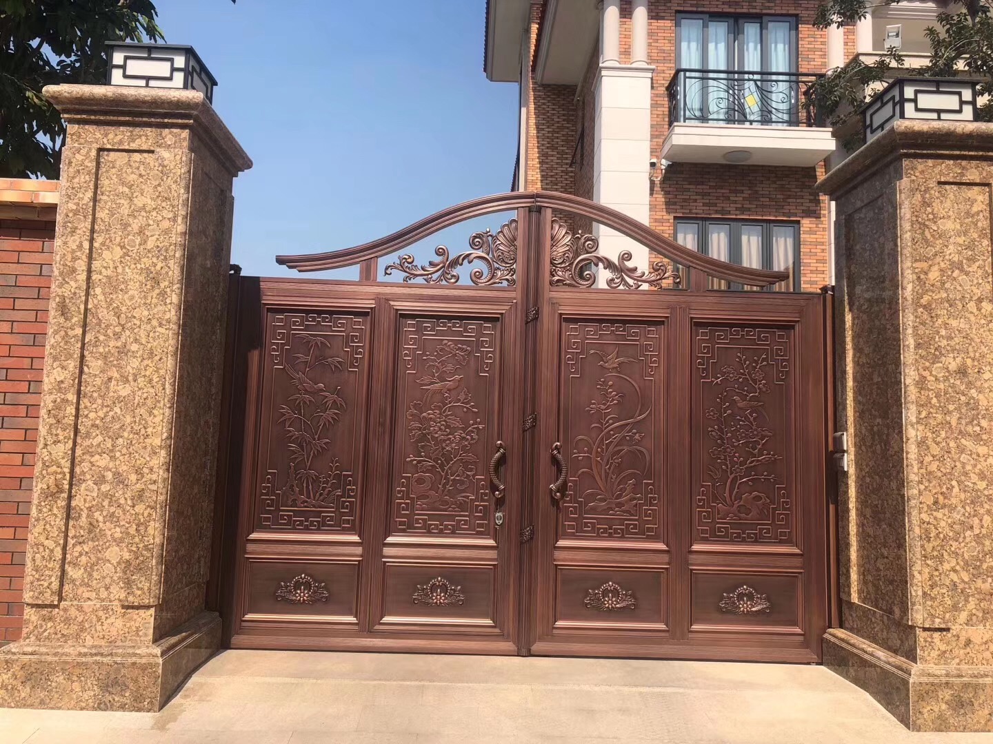 门业图片-平开门别墅庭院铝艺大门仿铜拉丝豪华别墅大门JH862图片