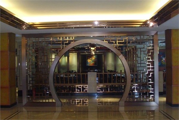门业图片-不锈钢花格门酒店装饰大门，不锈钢花格装饰门可定制图片