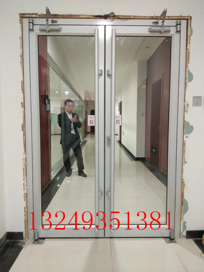 门业图片-肯德基门石家庄银行肯德基门 电泳白肯德基门价格 宏远门业1900*2400图片